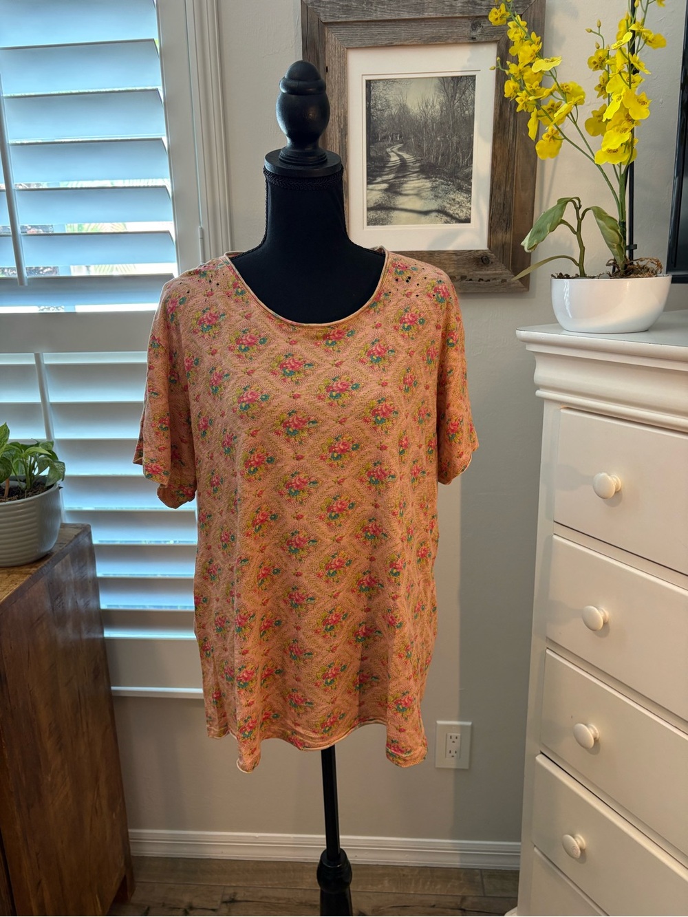Magnolia Pearl Floral Tee in Erma, OS